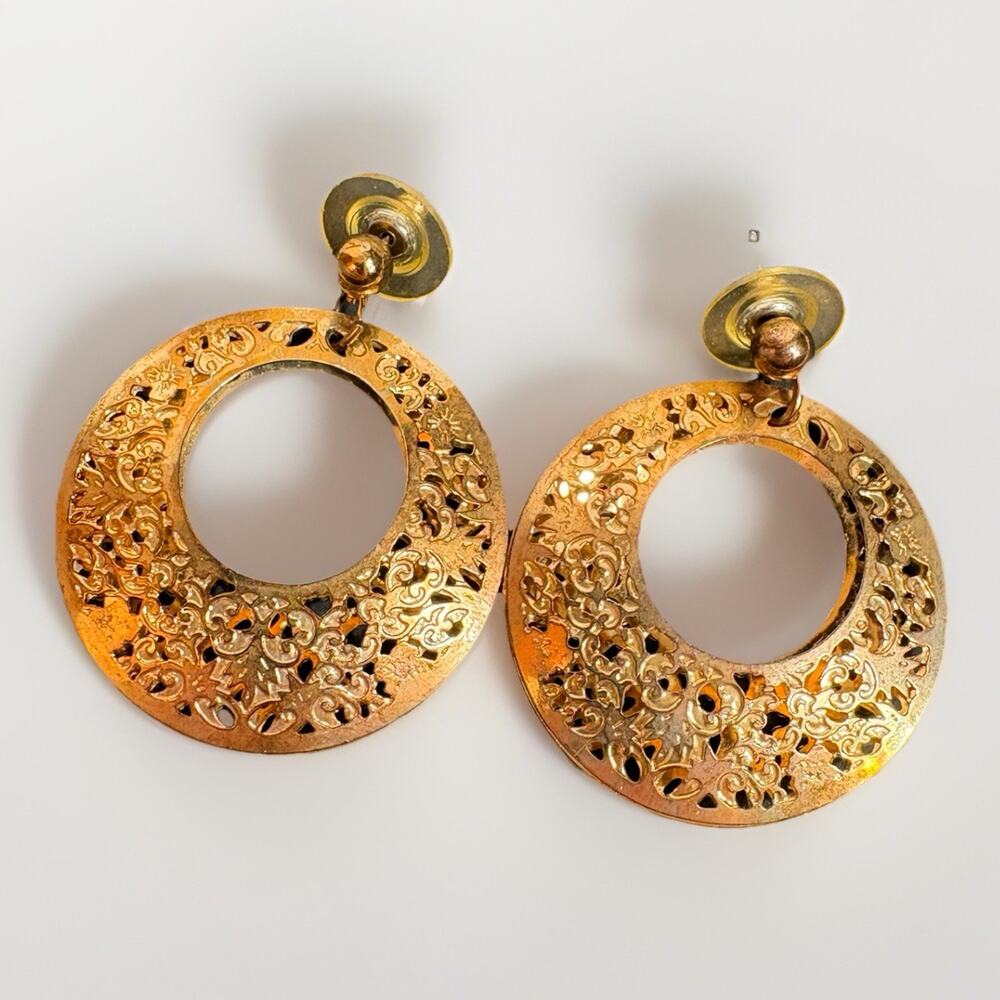 Vintage Ornate Gold Tone Hoop Earrings Pierced Studs Floral Openwork 3D Retro